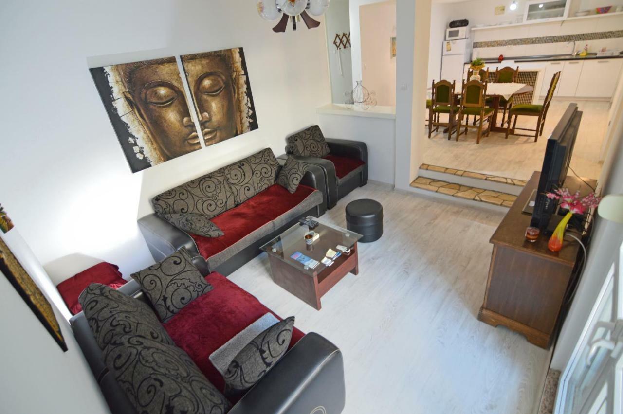 Lilikoi Apartment Mostar Esterno foto